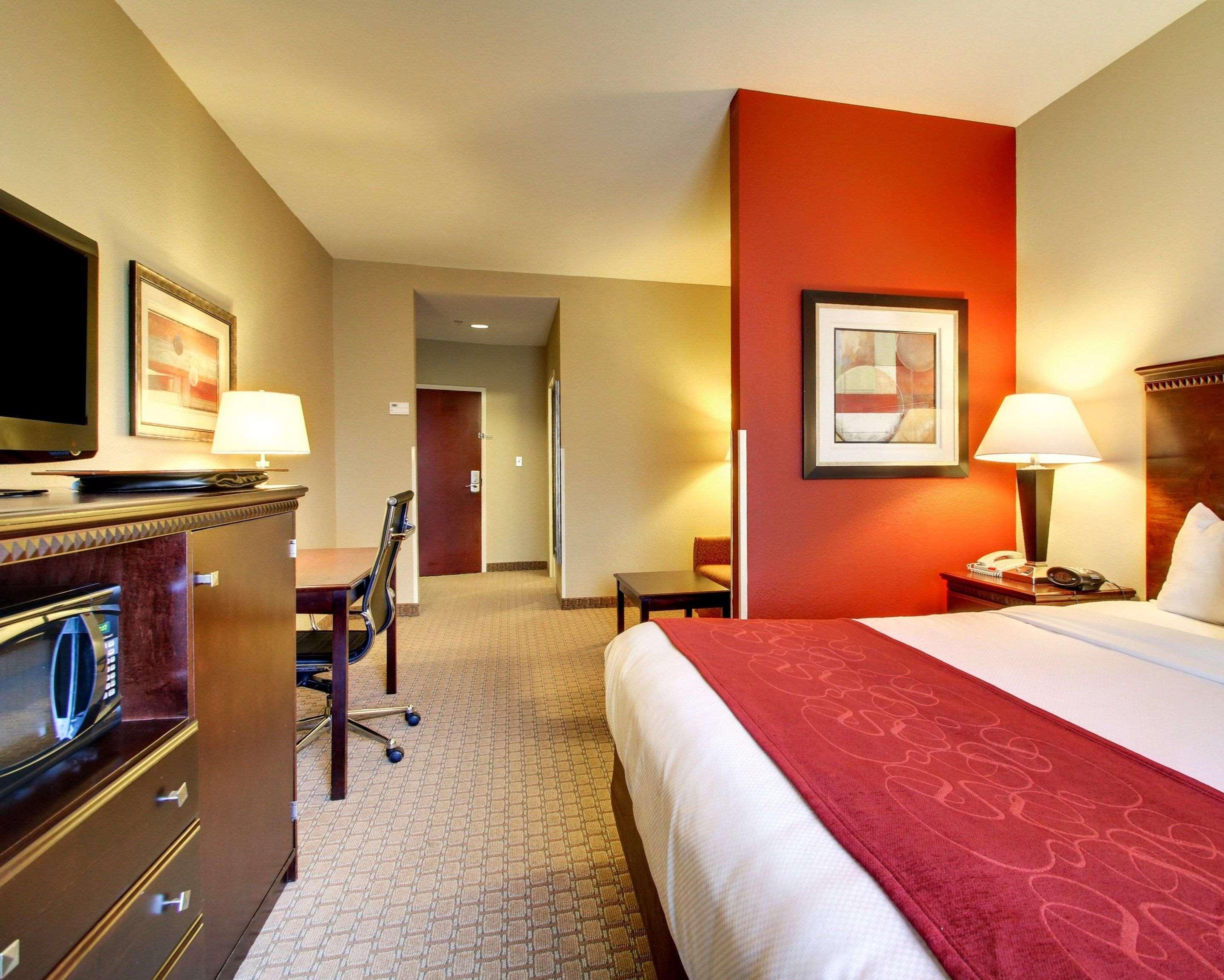 Comfort Suites Biloxi/Ocean Springs Exterior photo