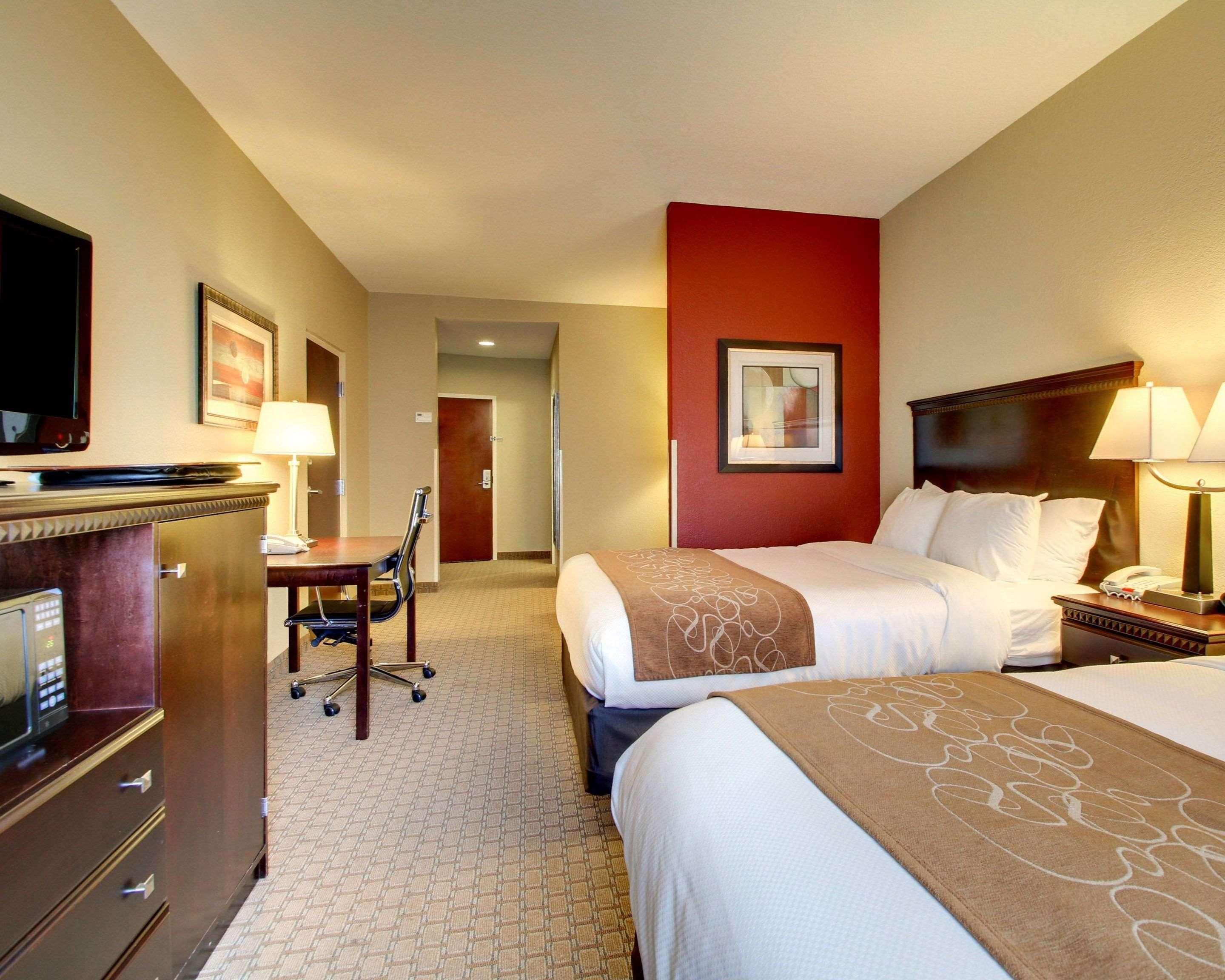 Comfort Suites Biloxi/Ocean Springs Exterior photo
