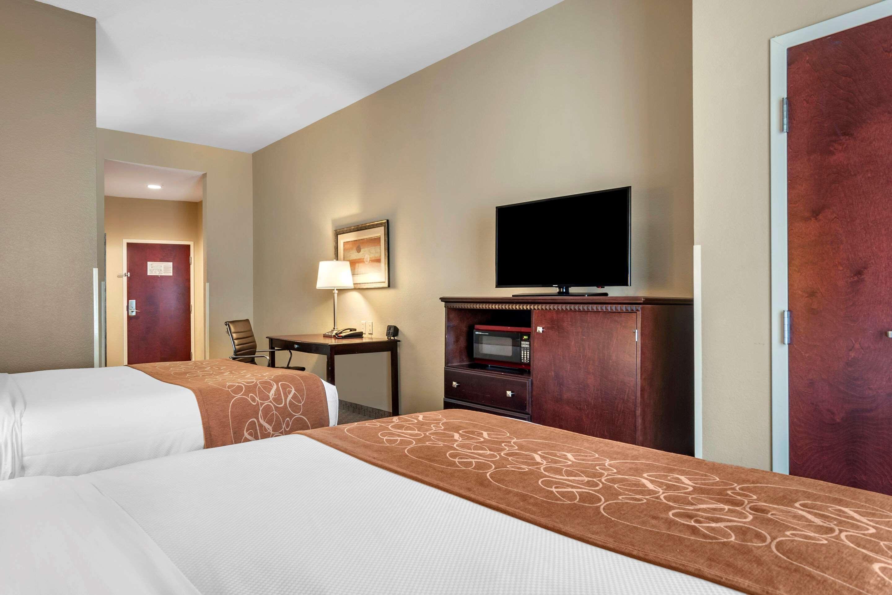 Comfort Suites Biloxi/Ocean Springs Exterior photo