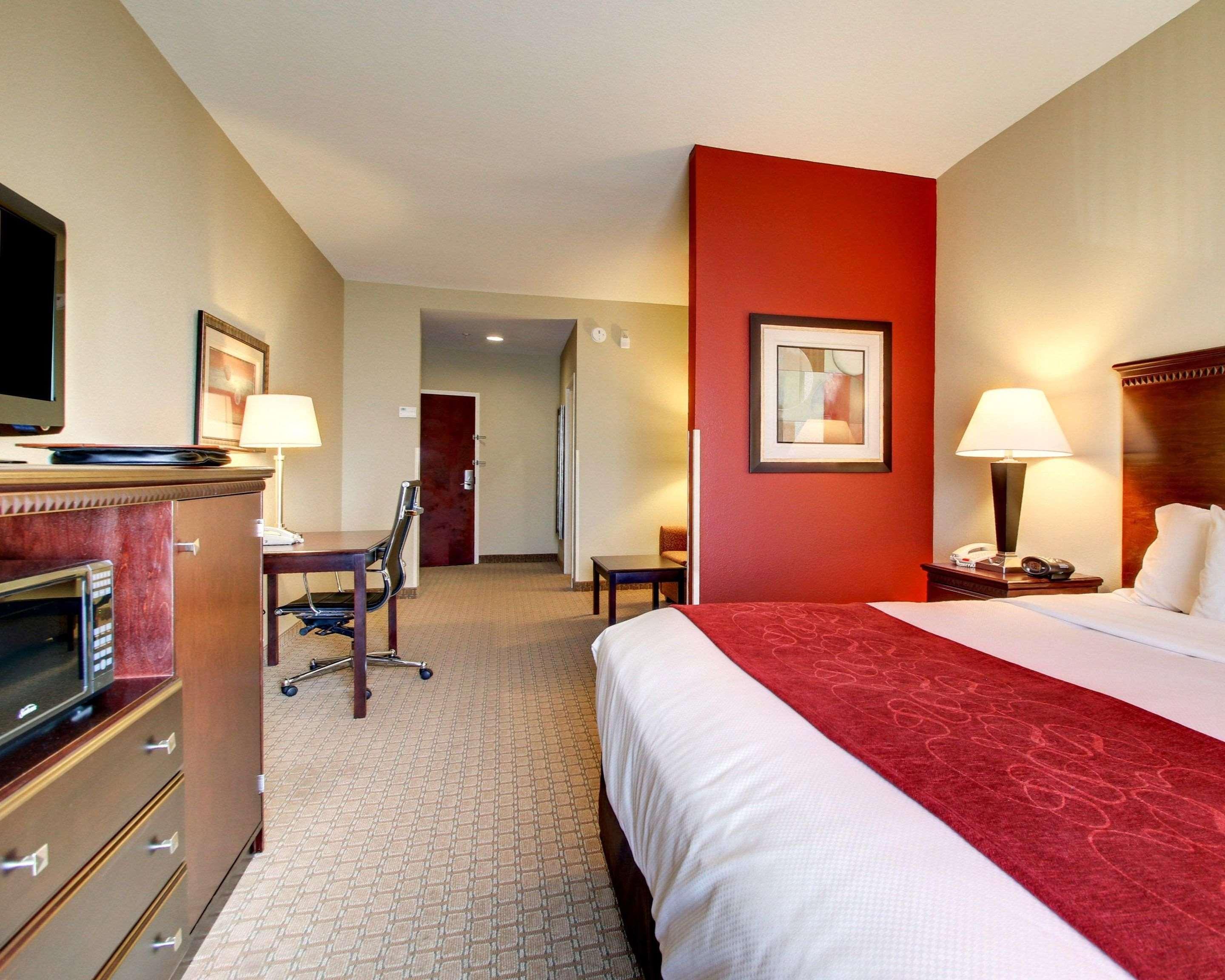 Comfort Suites Biloxi/Ocean Springs Exterior photo