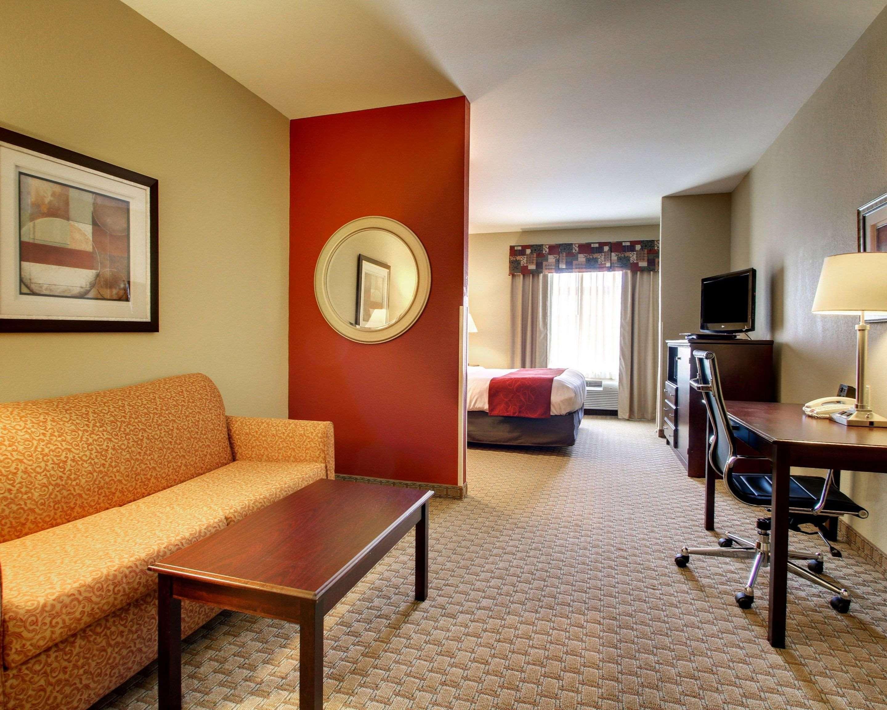 Comfort Suites Biloxi/Ocean Springs Exterior photo
