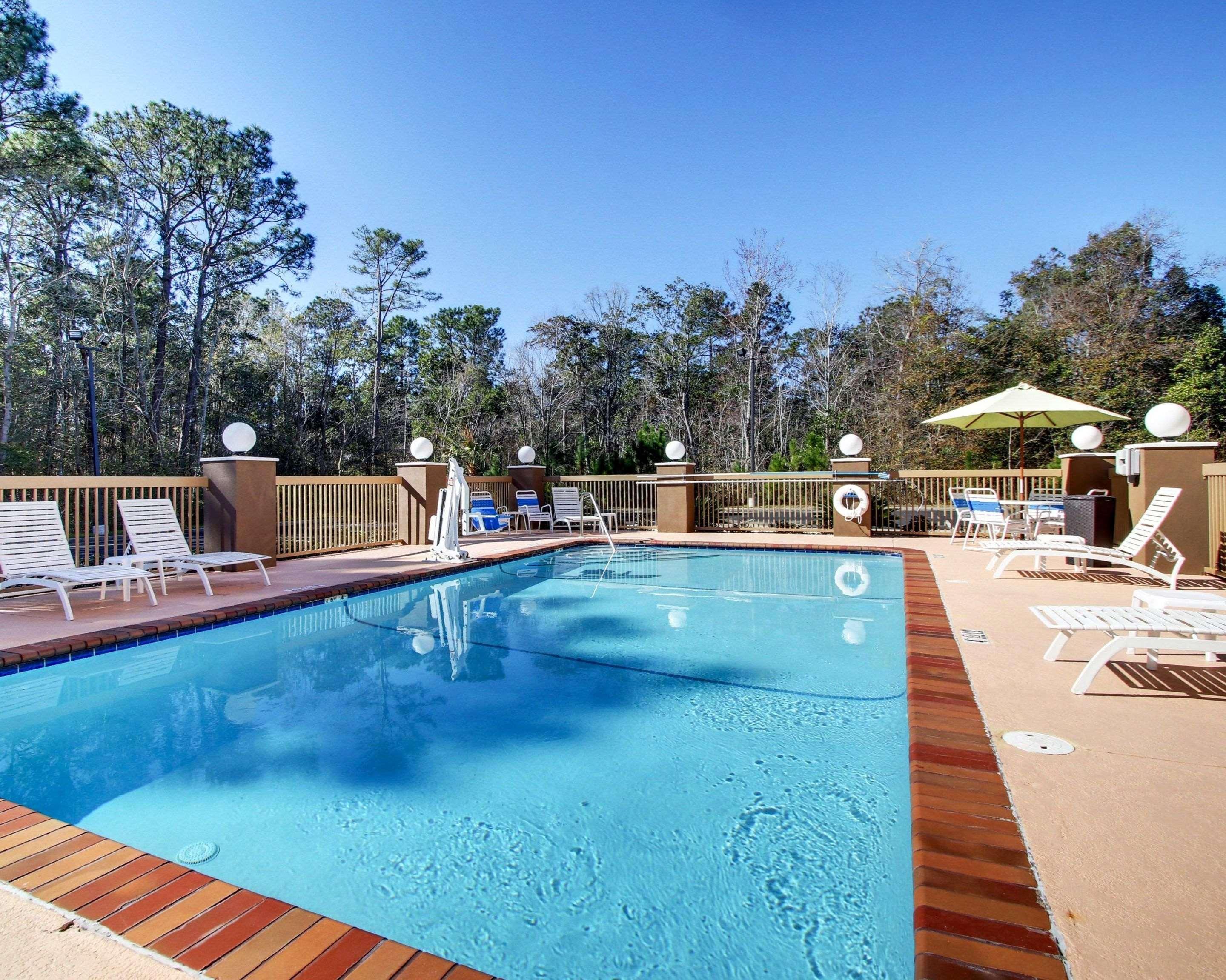 Comfort Suites Biloxi/Ocean Springs Exterior photo
